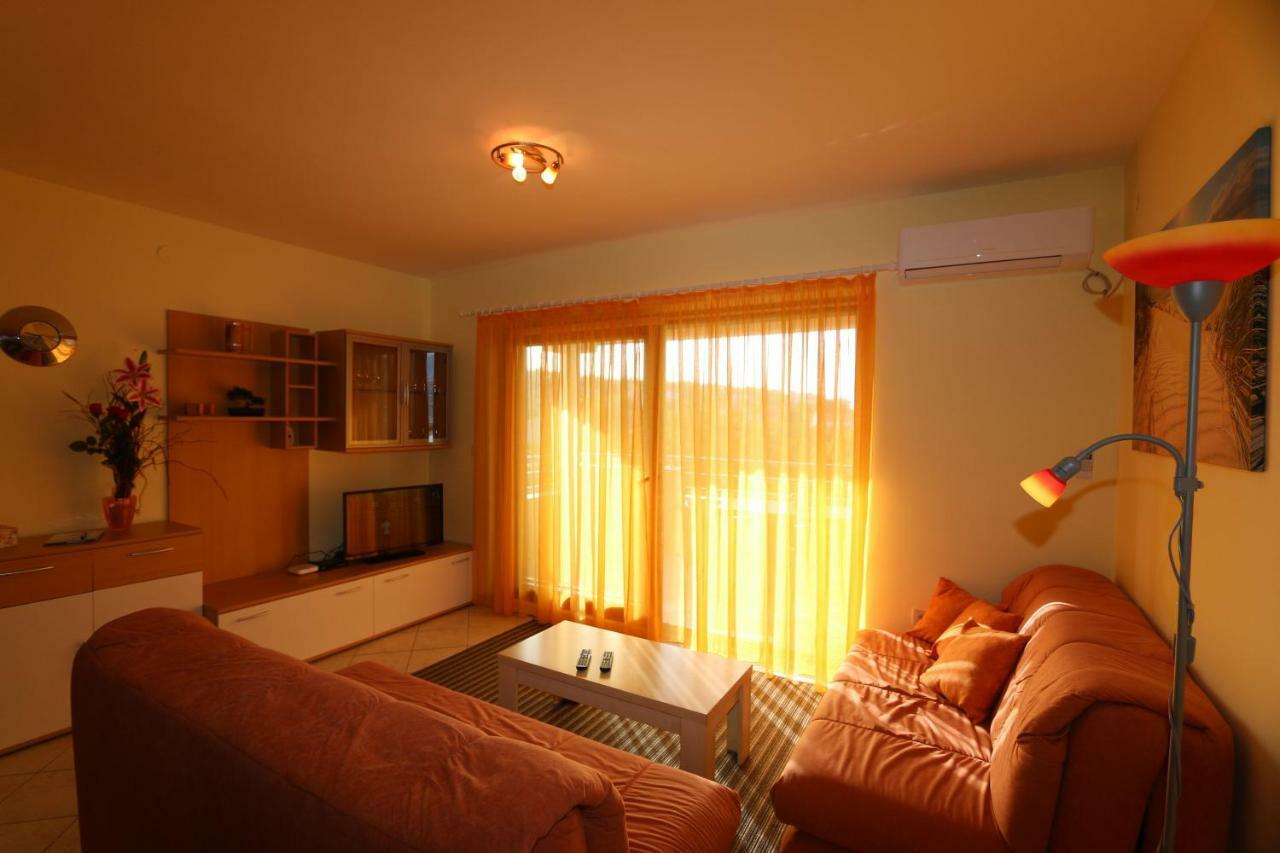 Apartment Dina ชิโล ภายนอก รูปภาพ