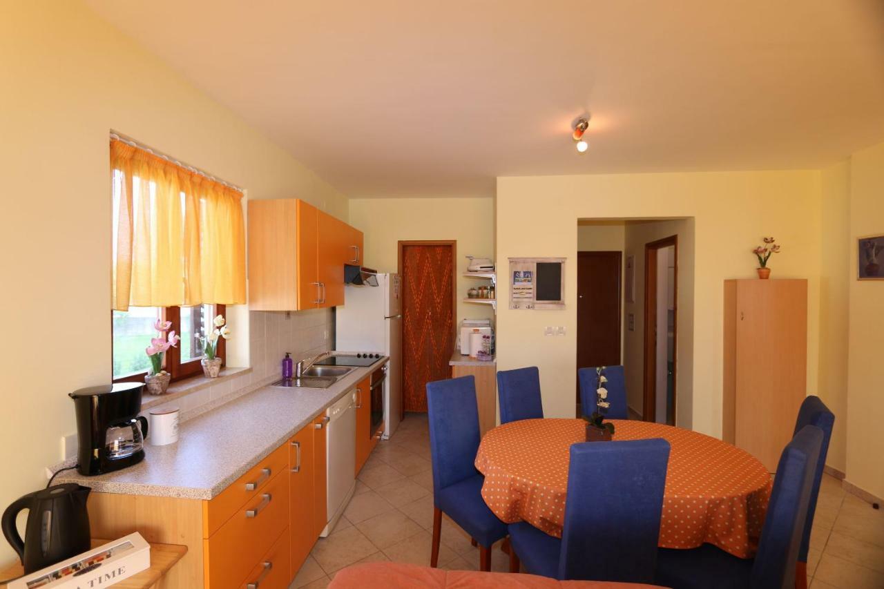 Apartment Dina ชิโล ภายนอก รูปภาพ
